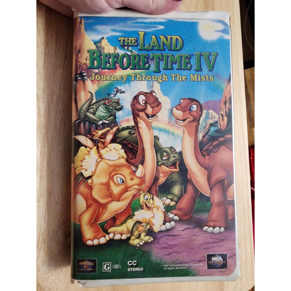 The Land Before Time IV Journey Through The Mists VHS Clamshell Video Cassette‎